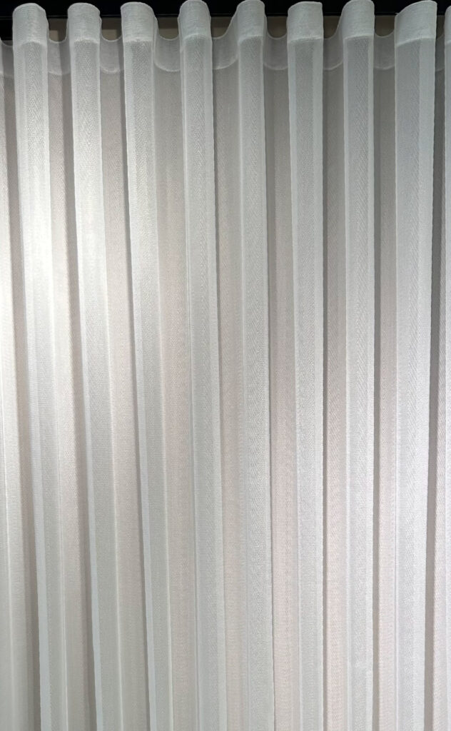 Carina (Perde të holla)