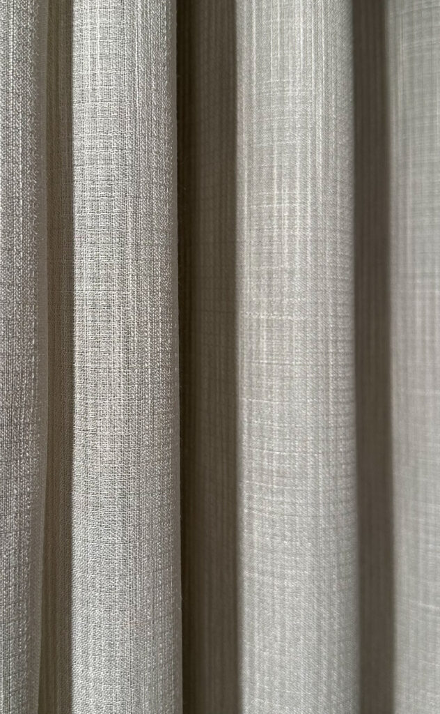 New Rio (Perde të holla)