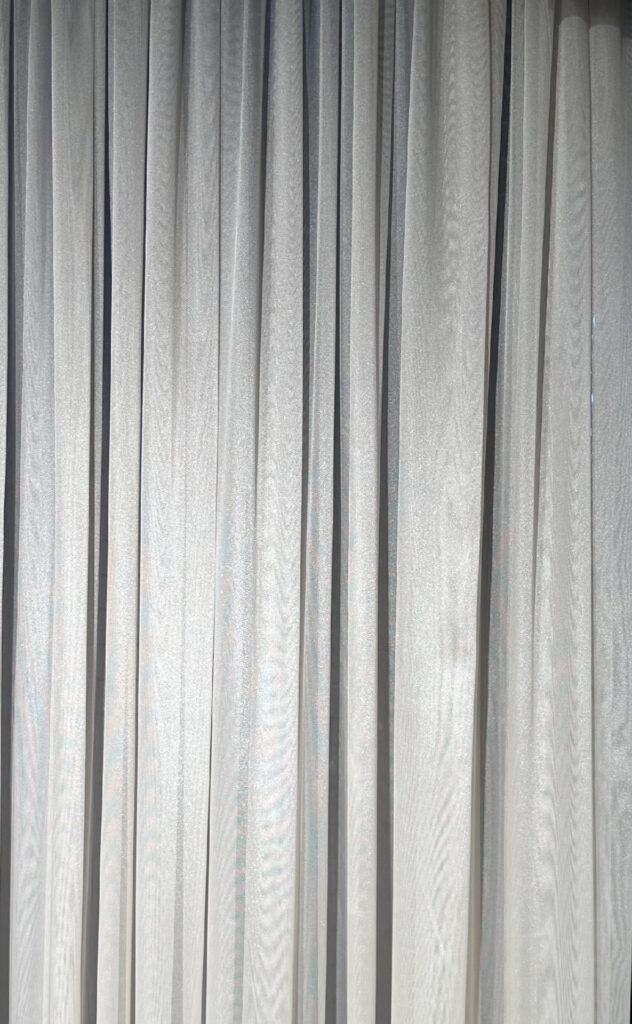 Tuana (Perde të holla)